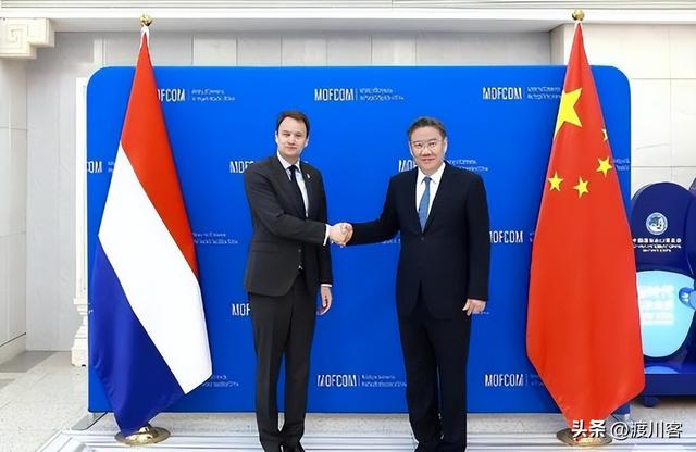 来北京谈完后，荷兰主动低头服软，宣布“还权”安世，但留了后手