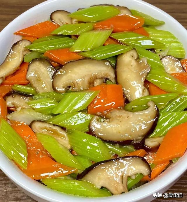 钾是土豆10倍！秋天使劲吃，不放肉也鲜美，补足力气，腿脚更有劲