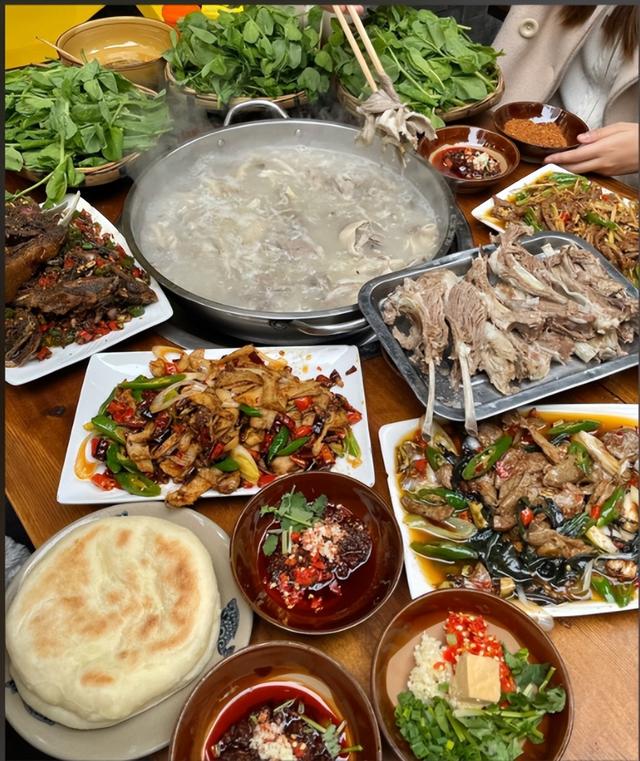 【川南F4】到隆昌旅游，除了羊肉汤，还有哪些美食值得欣赏？