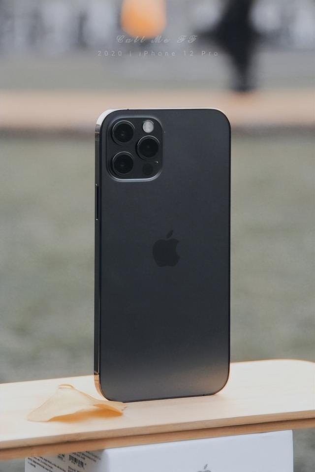 iPhone 17 Pro散热革命？液态玻璃热成像暗示惊人升级！
