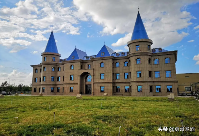 吴勇：假日拥堵的路途与酒庄文旅的落寞｜酉贤塾