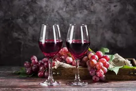 家里的红酒过期怎么办？还能继续喝吗？行家：不要再被被误导了图片