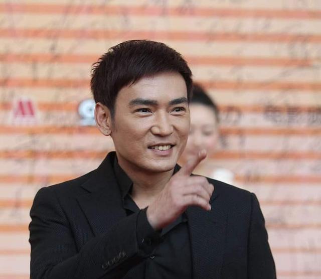 陪睡陪玩只是冰山一角，明星们自爆娱乐圈内幕，一个比一个毁三观