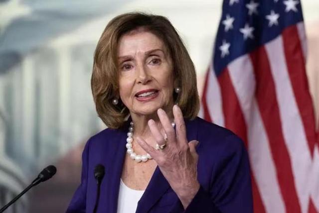 中国国防部送赖清德4个字	，英媒: 特朗普中断采访，接北京的电话