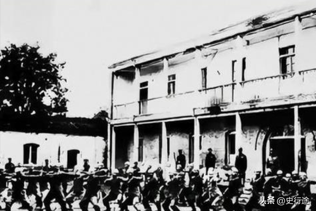 他是河南第一任省委书记，47岁因病去世	，其秘书后成为国务院总理