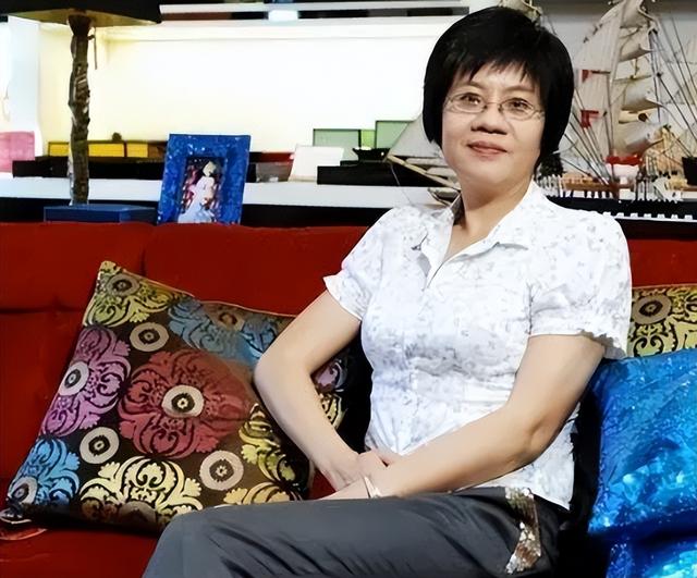 俞渝也没想到，刚离婚2年，李国庆就娶了他40年前的“白月光”