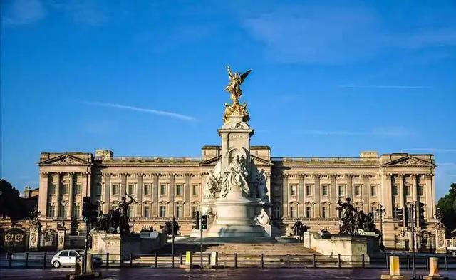 皇家小屋易主！查尔斯动真格，安德鲁成王室最惨失德成员