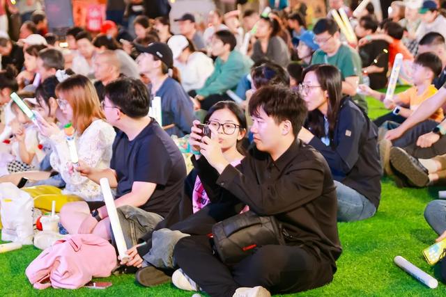 看演出、体验非遗、吃万人长寿面、听音乐会......在石景山从早玩到晚