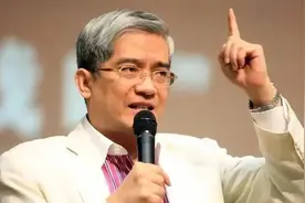 郎咸平：如果都不生二胎、三胎，50年后中国将受到极其严重的影响图片