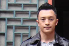 一段视频，却表明了富大龙的真实现状，濮存昕的话果然没说错图片