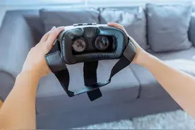 VR体验馆是共享硅胶娃娃体验馆？武汉多家VR体验馆店铺工作人员：合法 律师：无法认定为嫖娼！图片