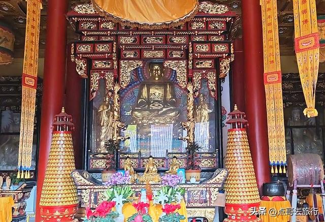 成都被严重低估的寺庙，大殿华丽庄重，让人吃惊不小，公交可直达