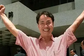 96年贼王张子强拿了李嘉诚10亿，又拿郭炳湘6亿，为何不碰刘銮雄图片