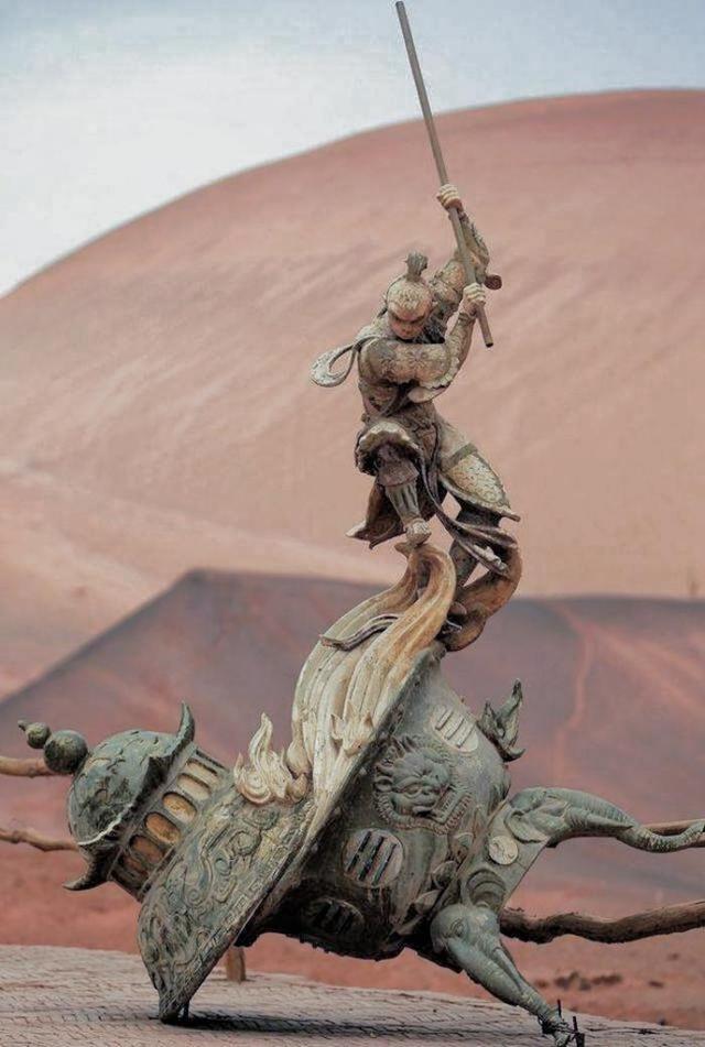 游新疆中国热极火焰山