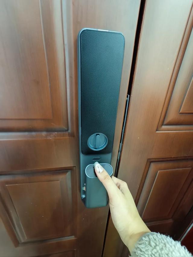 我把机械锁换成指纹锁，终于摆脱了钥匙噩梦！这些区别太真实！