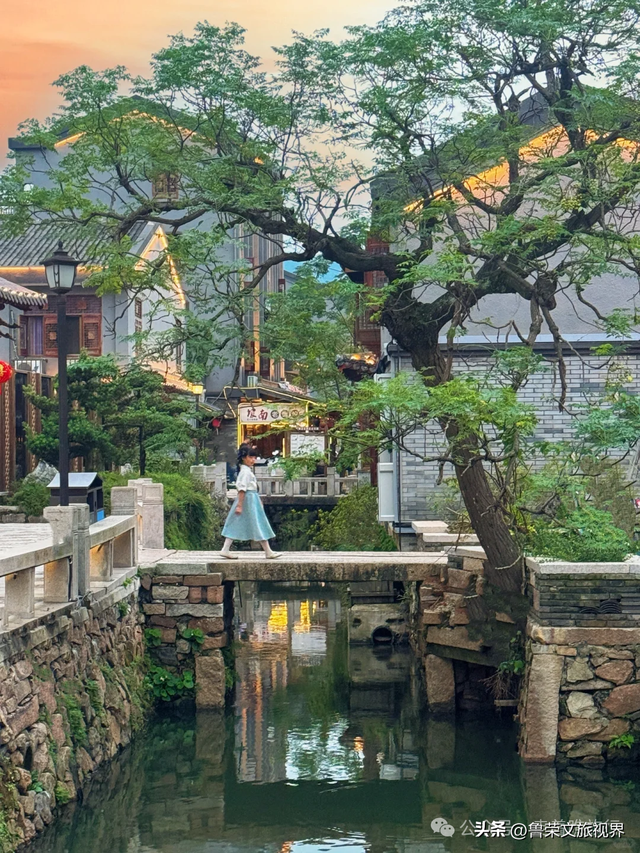 人少景美的宝藏小县城：藏着绝美海岛，一半草原一半海