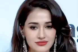 印度第一美人迪莎帕塔尼，身高175cm，身材傲人，颜值绝美图片