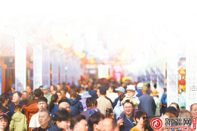不只是路过，而是专程前来 这个假期，七百多万人次游乌鲁木齐