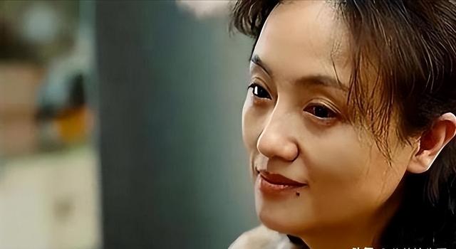 朱媛媛去世不到1年	，52岁辛柏青现身春晚彩排，恶心的一幕出现了