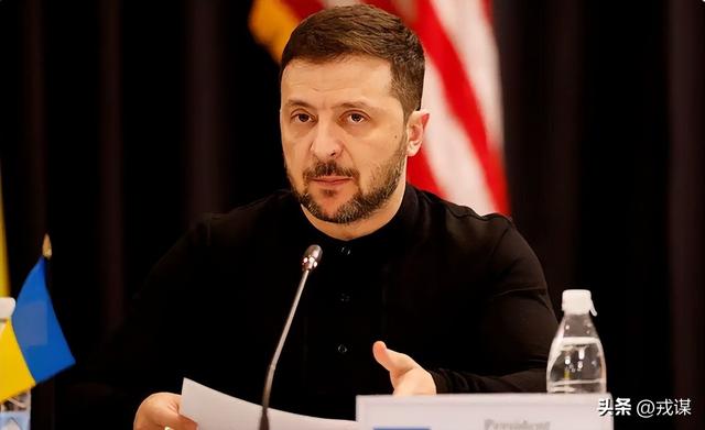 美帮乌击败俄？乌军开挂，俄轰炸机被端掉三成！美是劝和还是拱火