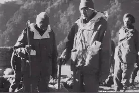 印度增兵边境，阿三又忘记62年被俘虏和击毙准将各1名的情形了？图片