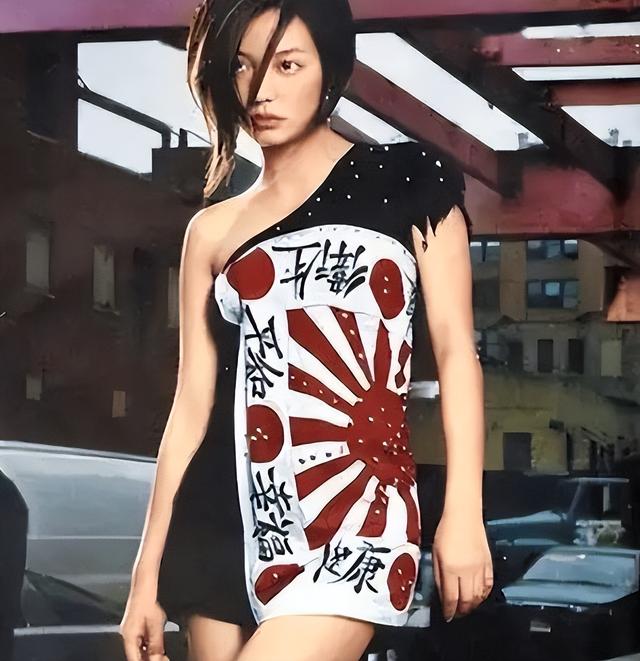 翻身无望！49岁赵薇近况再曝	，胃癌传闻真相大白，脸垮皮衰无星气