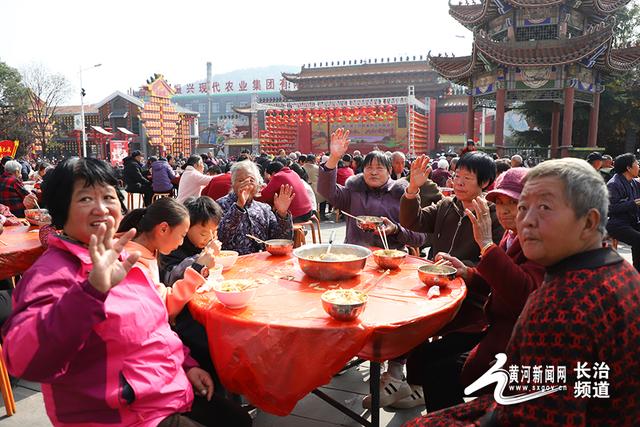 健步行、看民俗、品美食……振兴小镇重阳文化旅游节热闹非凡