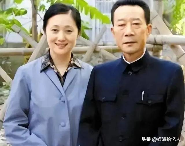 70岁李雪健妻子曝光，原来是大家熟悉的她，怪不得老公能红几十年