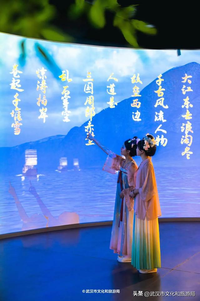 故宫带膘侍卫，现身武汉！