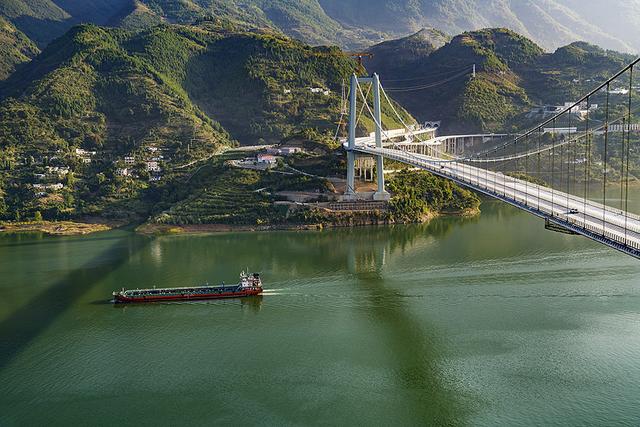 2024深秋四川行16 奉节县夔门大酒店 揽月楼凭栏夔门雄景入画来​