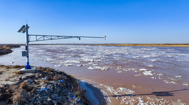 冬日奇观！落日流凌为黄河披上幻彩霓裳
