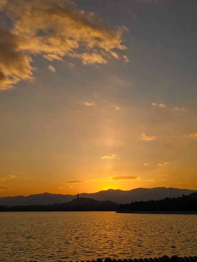 七绝•赏霞