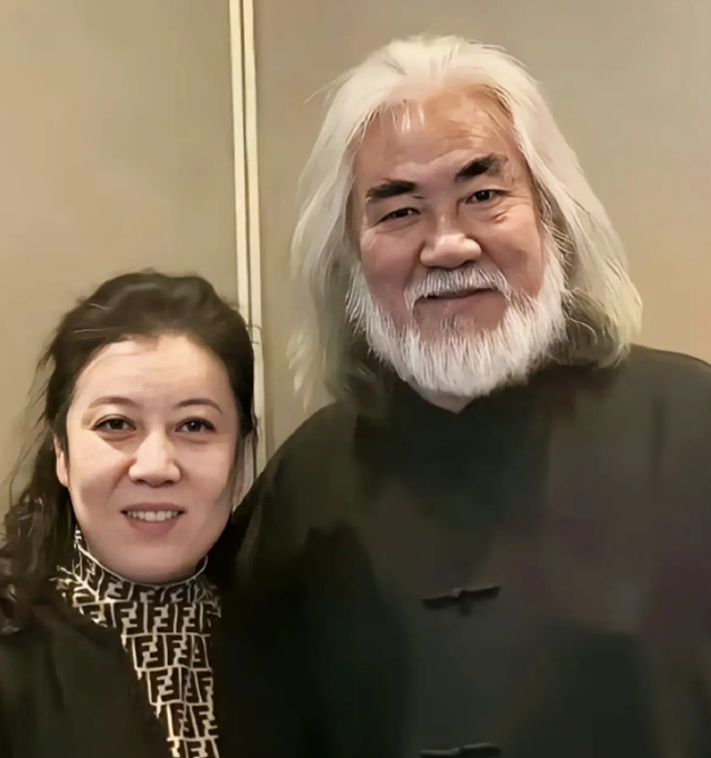 一个贪财、一个好色，74岁张纪中终将为老夫少妻的“残酷”买单