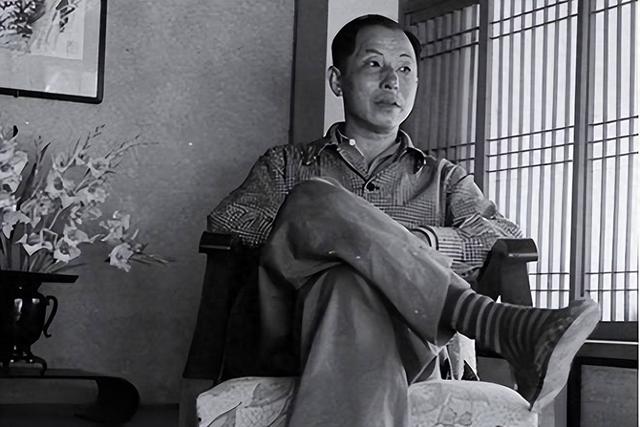 1940年，43岁于凤至胸前溃烂流脓，一老外却抱着她亲：你终于到了