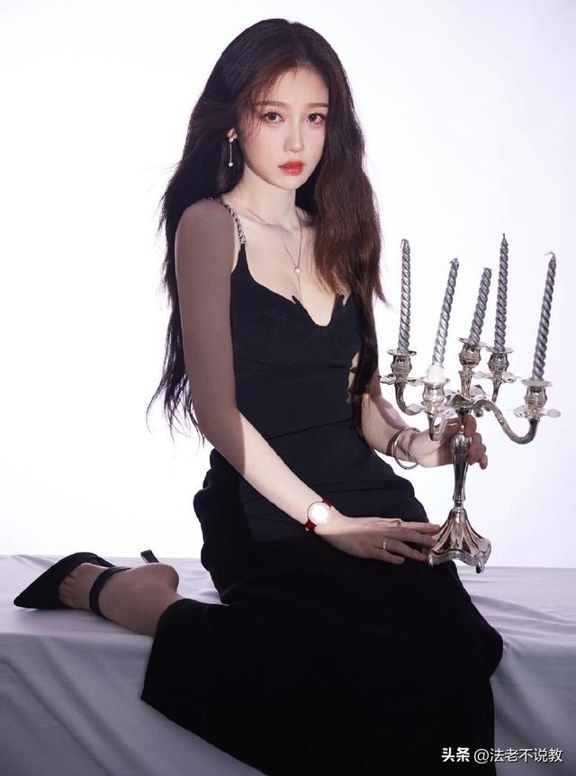 拔出萝卜带出泥！“诅咒”袁隆平，贪污15亿的她，这次惹众怒了！