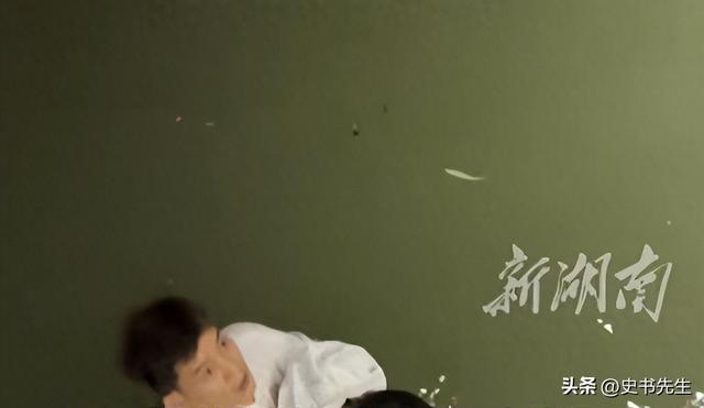 杭州男子勇救落水女子后续：东西丢了、脚受伤了，却被当事人举报