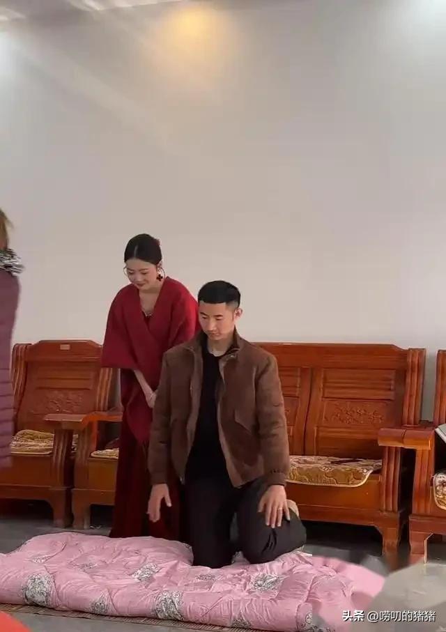 河北新娘因“天庭饱满	”走红网络！乡村婚礼惊艳瞬间，尽显福气