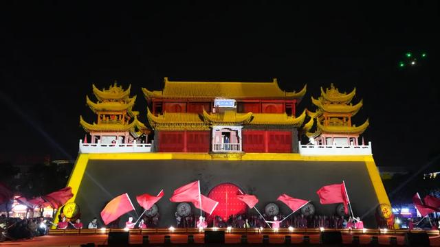 兴庆区双节文旅盛宴启幕 古今交融 燃动银川老城
