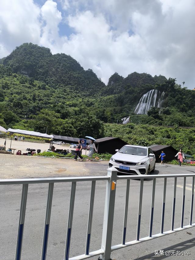 原本以为德天瀑布够震撼了，直到去了三叠岭瀑布