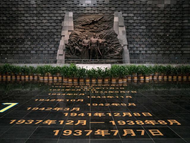 八宝山公墓中，受祭拜最多的是谁？81号墓安葬着谁？无名墓碑是谁