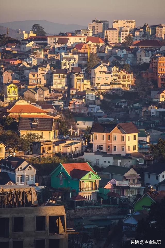 越南深山藏着个“宝藏县城”！美食好吃一百倍，去过南法的都馋哭