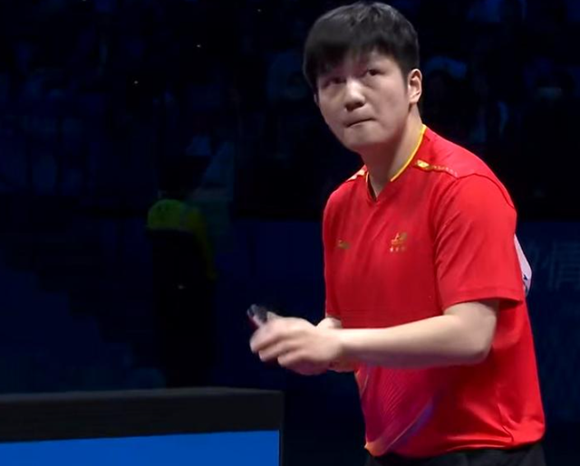 北京男团3-1夺冠！谁注意王楚钦赢球表情，许昕主动拥抱马龙泪目