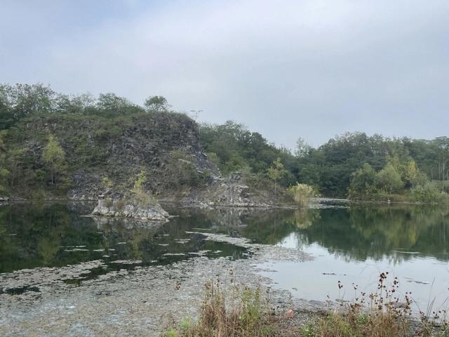 骑游探访六合北横山丹霞地貌