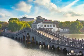 中国十大古镇排行，中国最著名的10大古镇，最美古镇推荐图片