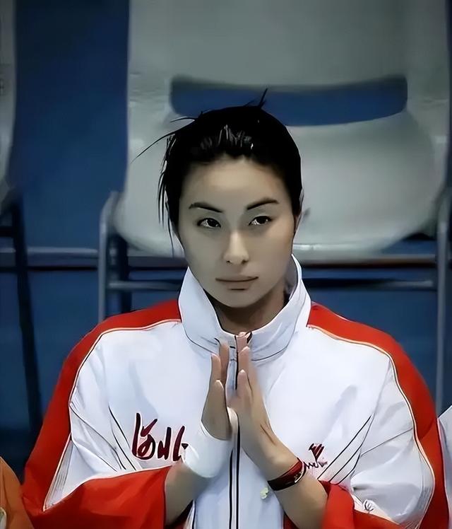 央视对郭晶晶的称呼变了，三字之差释放强烈信号	，霍震霆全说对了