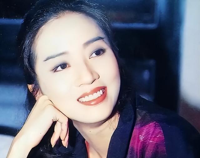 向太曝光梅艳芳事件真相，被追杀躲泰国2年， 陪身边的不是赵文卓