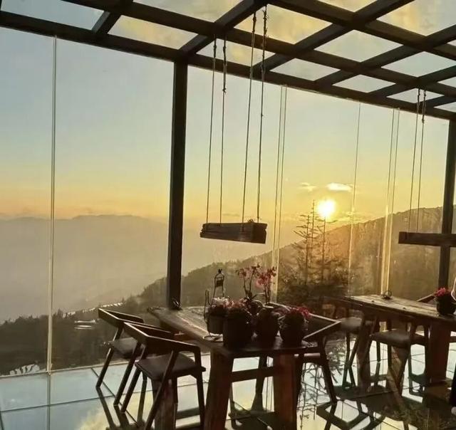 这个元旦，来元阳观赏梯田光影，参加百米长街宴吧