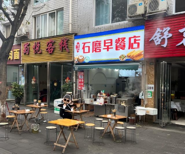 澳洲网红中国游结束：中国发达不稀奇，可怕的是凌晨街上全是人