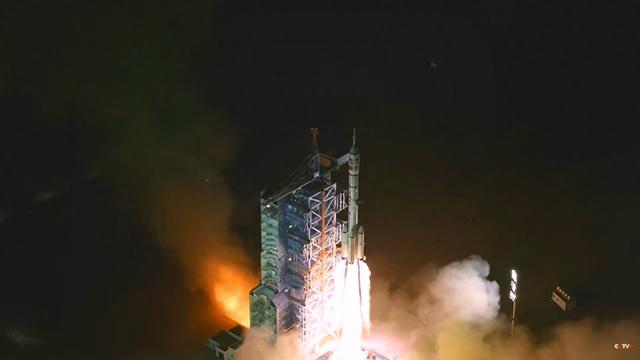 神舟二十一号成功发射！美国封锁失败，中国2030年前实现载人登月