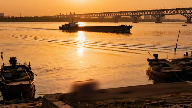 淮水凝寒浸古意 金英散馥入珠城 ——安徽蚌埠的初冬诗行